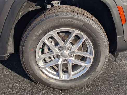 New 2025 Jeep Grand Cherokee Laredo X image 8