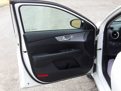 Used 2024 Kia Forte LXS FWD image 10