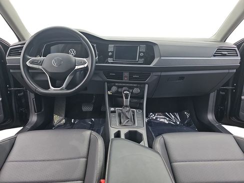 Used 2024 Volkswagen Jetta SE FWD image 9