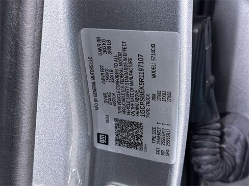 Used 2024 Chevrolet Colorado W/T w/ WT Convenience Package II image 35