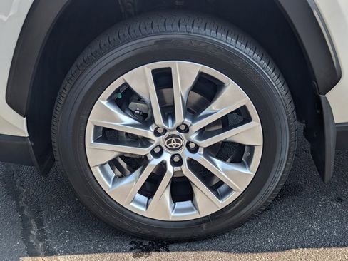 Used 2024 Toyota RAV4 XLE Premium image 11