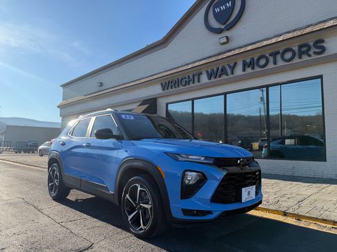 Used 2023 Chevrolet TrailBlazer RS w/ Sun and Liftgate Package image 1