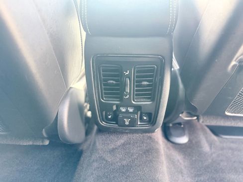 Used 2018 Jeep Grand Cherokee Trackhawk AWD/4WD image 17