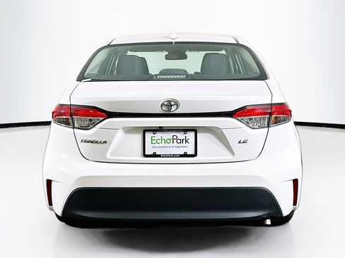 Used 2024 Toyota Corolla LE image 7
