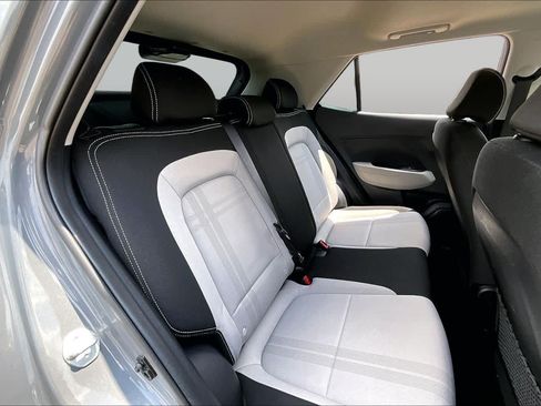 Used 2023 Hyundai Venue SEL FWD image 21