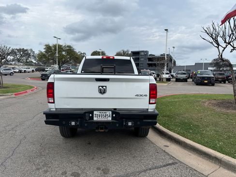 Used 2018 RAM 2500 Tradesman w/ Chrome Appearance Group image 4