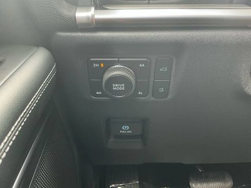 Certified 2026 Ford Expedition Platinum w/ Driver's Package AWD/4WD image 25