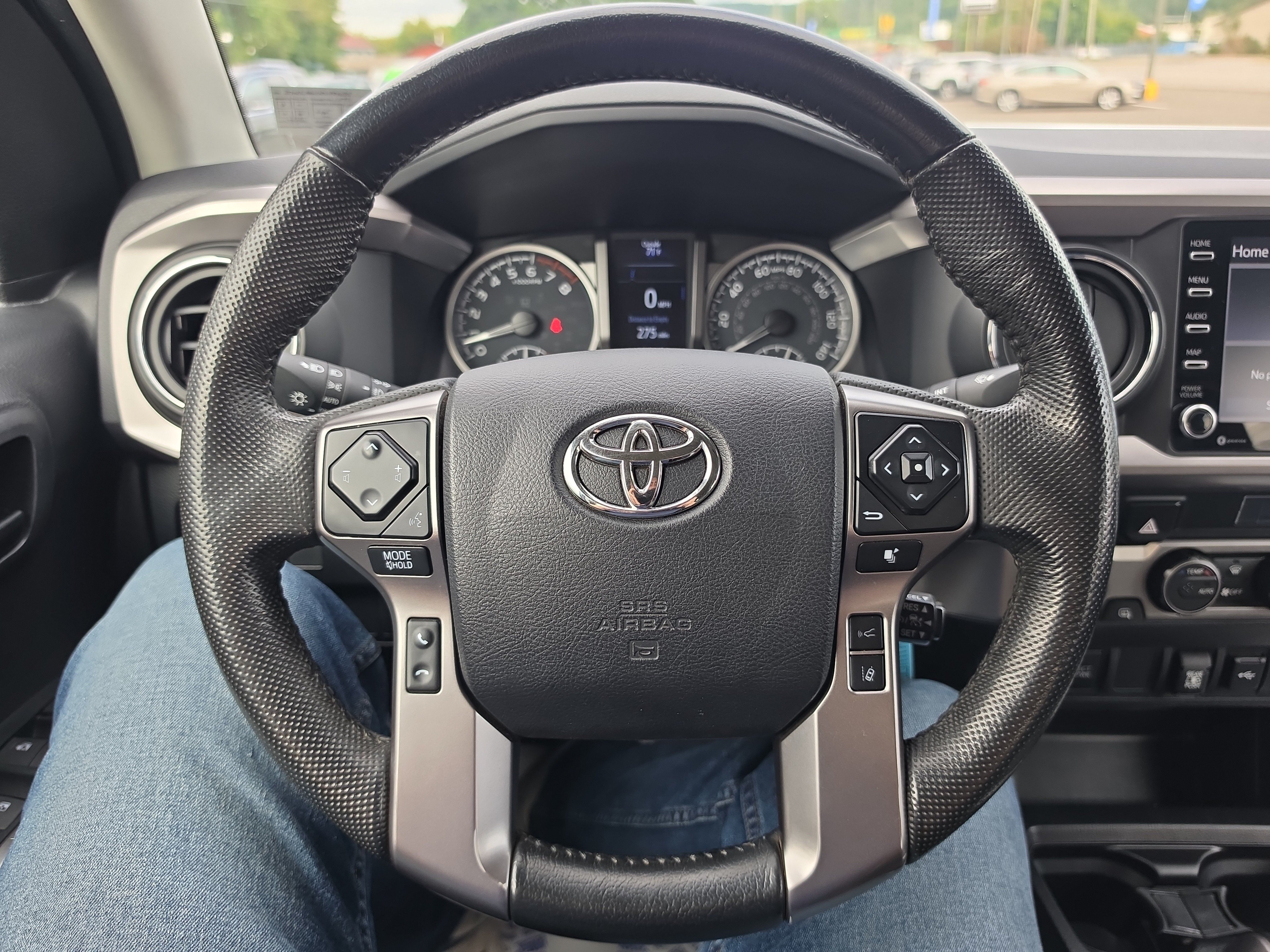 Used 2022 Toyota Tacoma SR5 w/ Technology Package AWD/4WD image 18