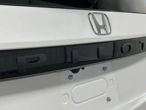 New 2025 Honda Pilot EX-L image 6