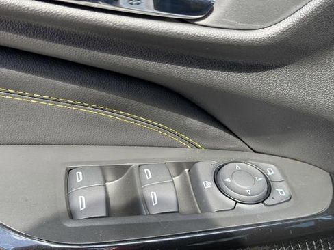 New 2026 Chevrolet Trax LT w/ LT Convenience Package FWD image 19
