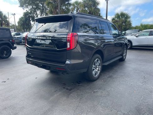 Used 2025 Ford Expedition Active AWD/4WD image 7