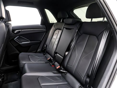 Used 2025 Audi Q3 2.0T Premium w/ Convenience Package image 8