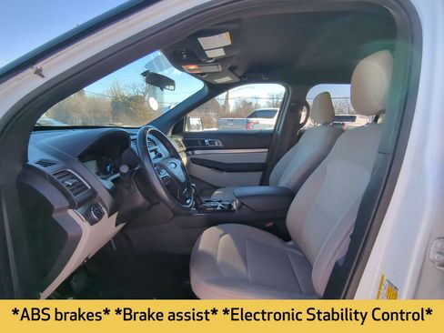 Used 2019 Ford Explorer XLT image 14
