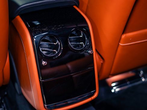 Used 2018 Rolls-Royce Phantom Sedan RWD image 28