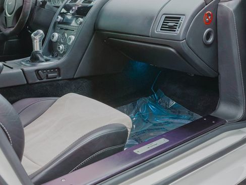 Used 2011 Aston Martin V12 Vantage Coupe image 72