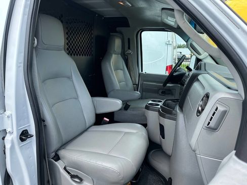 Used 2014 Ford E-150 and Econoline 150 image 20