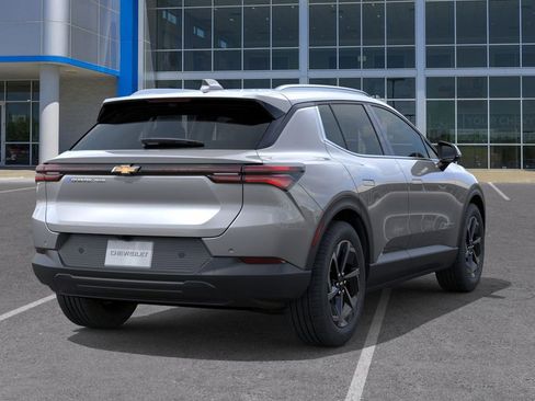 New 2026 Chevrolet Equinox EV LT image 4