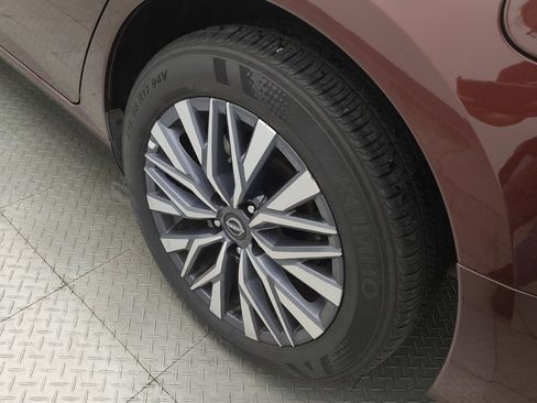 Used 2025 Nissan Altima 2.5 SV FWD image 31