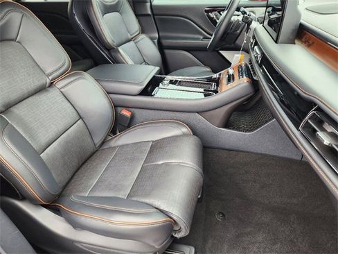 New 2025 Lincoln Aviator Black Label image 13