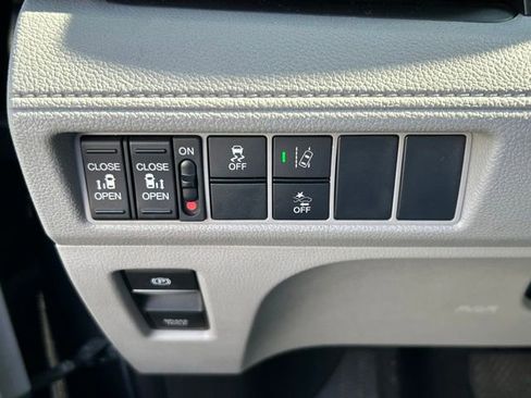 Used 2020 Honda Odyssey EX image 4