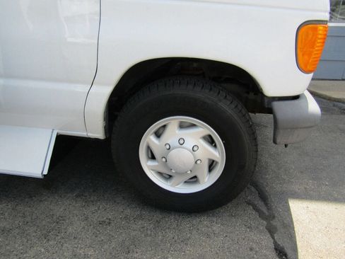 Used 2007 Ford E-350 and Econoline 350 Extended Super Duty image 4