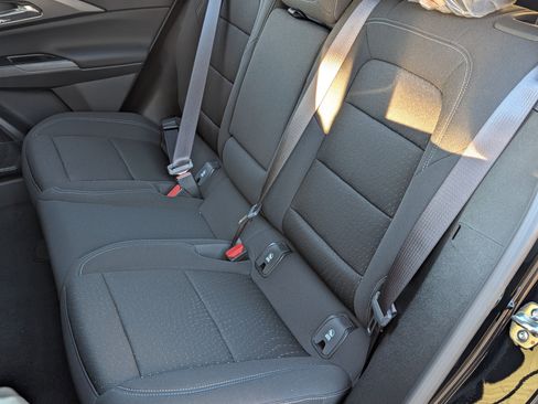 Used 2025 Chevrolet Equinox EV LT image 17