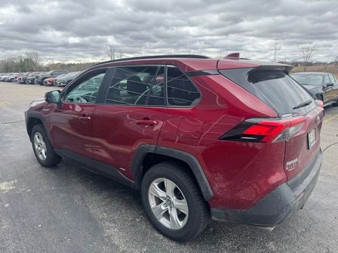 Used 2020 Toyota RAV4 XLE image 4