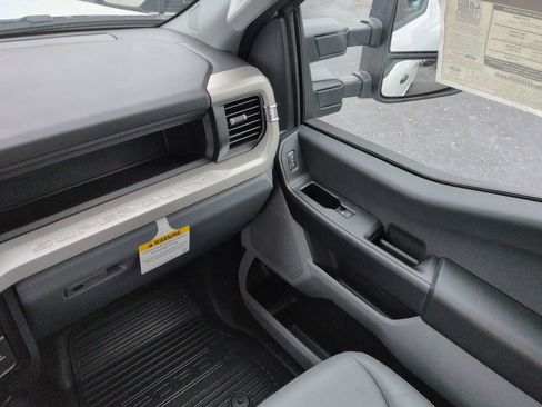 New 2026 Ford F250 XL w/ XL Driver Assist Package RWD image 17
