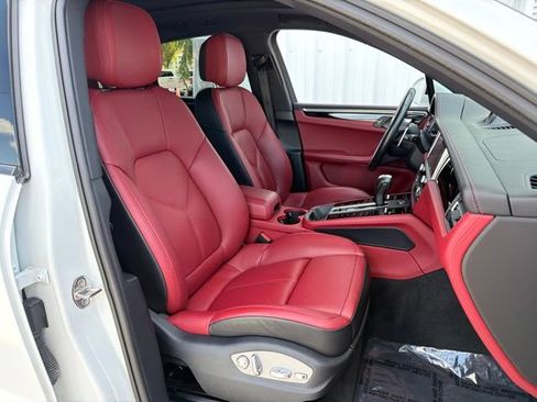 Used 2022 Porsche Macan S AWD/4WD image 21