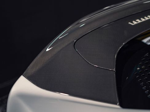 Used 2021 Ferrari SF90 Stradale image 9