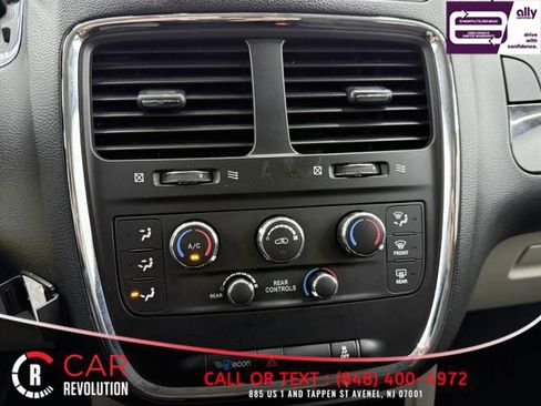 Used 2019 Dodge Grand Caravan SE image 26