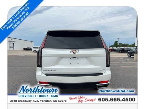 Used 2022 Cadillac Escalade Premium Luxury w/ Performance Package AWD/4WD image 11