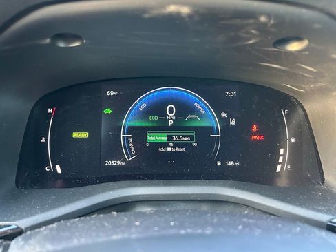 Used 2025 Toyota Camry SE image 22