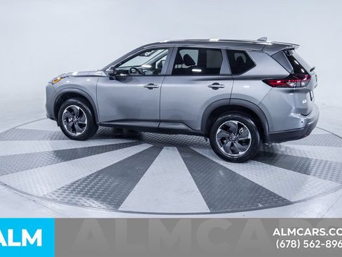 Used 2025 Nissan Rogue SV FWD image 5