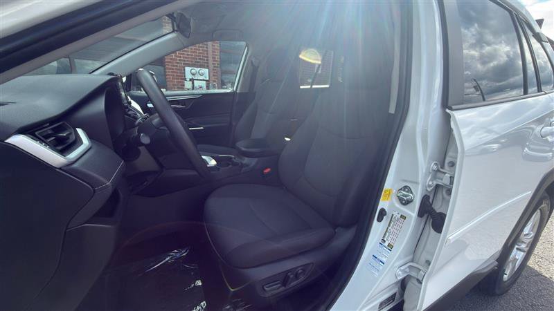 Used 2021 Toyota RAV4 XLE AWD/4WD image 30