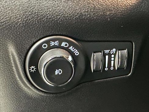 Used 2022 Jeep Compass Limited w/ Elite Group image 19