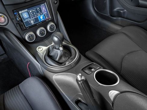 Used 2020 Nissan 370Z Coupe image 20