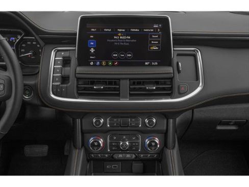 Used 2024 GMC Yukon AT4 w/ Technology Package AWD/4WD image 13