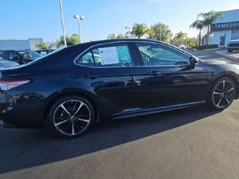 Used 2018 Toyota Camry XSE image 3