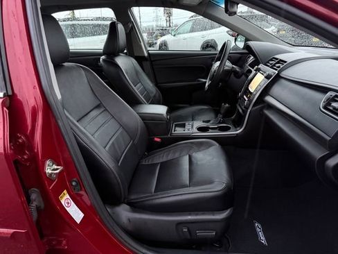 Used 2017 Toyota Camry XLE image 11