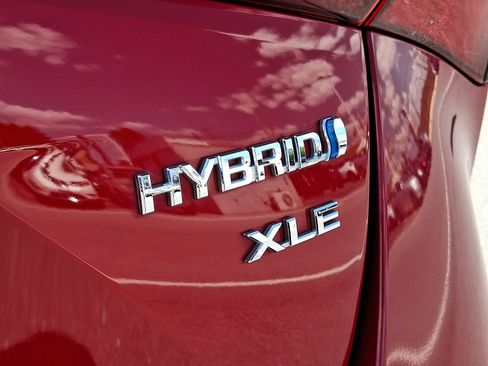 Used 2019 Toyota Prius XLE AWD/4WD image 31