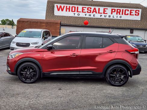 Used 2020 Nissan Kicks SR w/ SR Premium Package FWD image 2