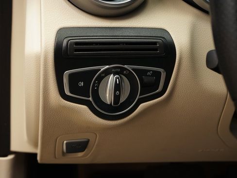 Used 2018 Mercedes-Benz C 300 Coupe image 16