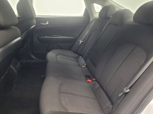 Used 2018 Kia Optima LX w/ 17" Alloy Wheels Package FWD image 18