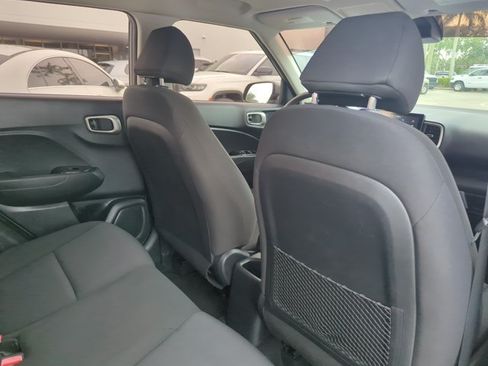 Used 2020 Hyundai Venue SE FWD image 22