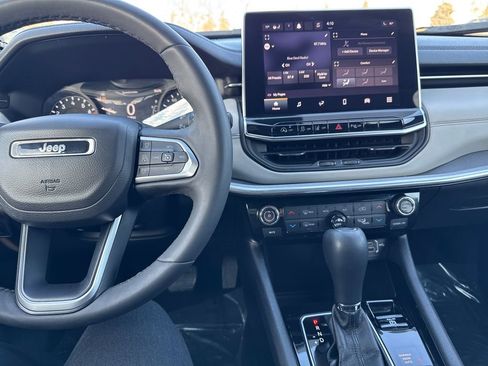 Certified 2023 Jeep Compass Limited image 20