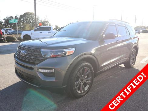 Certified 2023 Ford Explorer XLT w/ Equipment Group 202A image 3