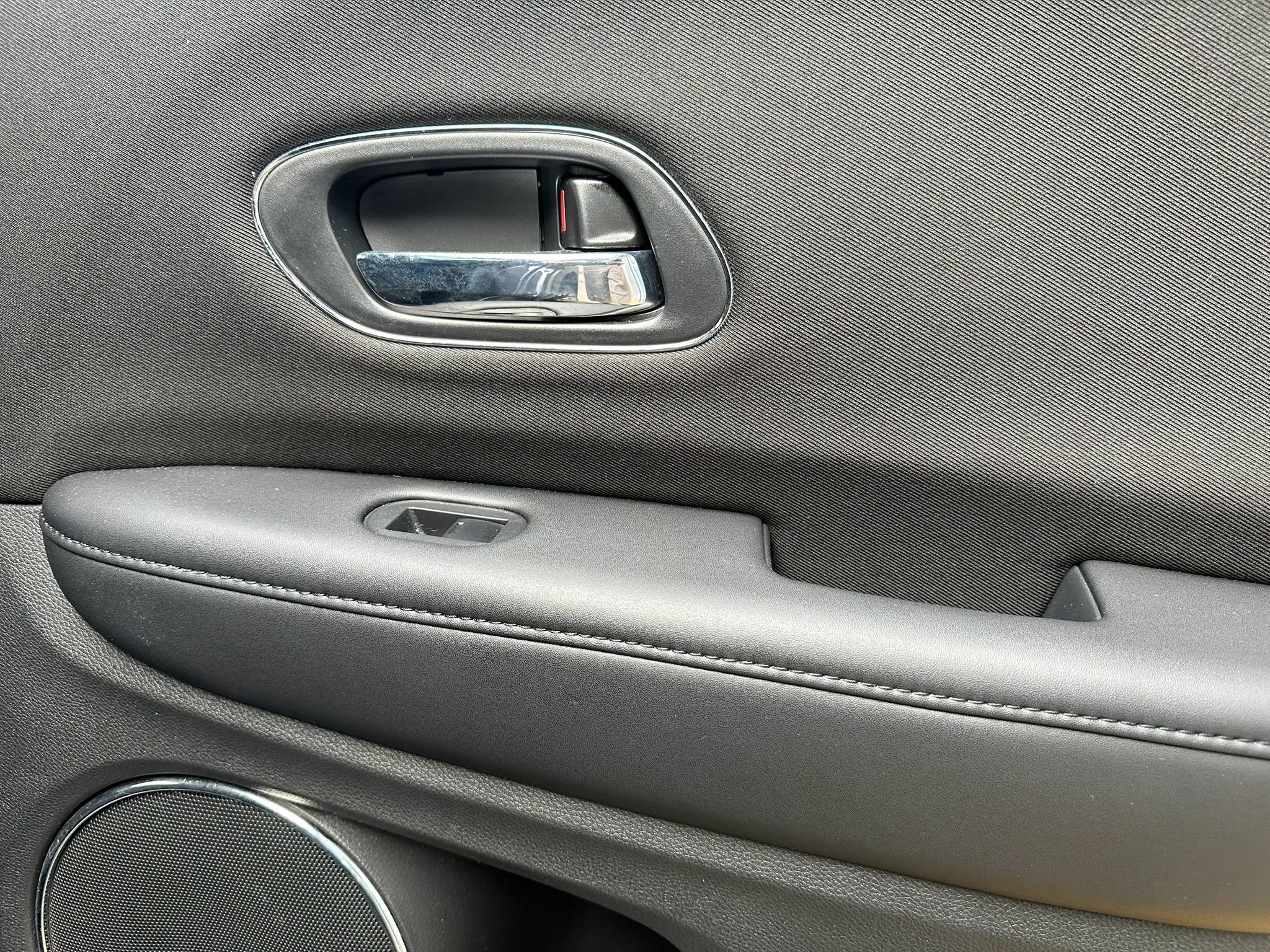 Used 2017 Honda HR-V EX image 13