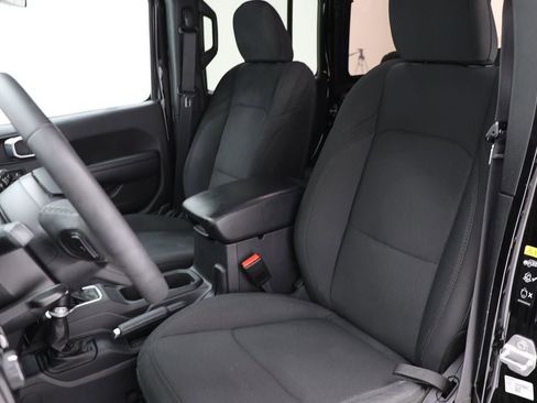 Used 2023 Jeep Wrangler Sport S image 17