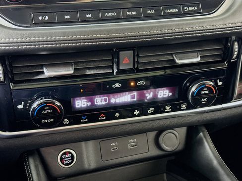 Used 2023 Nissan Rogue SL w/ SL Premium Package image 20